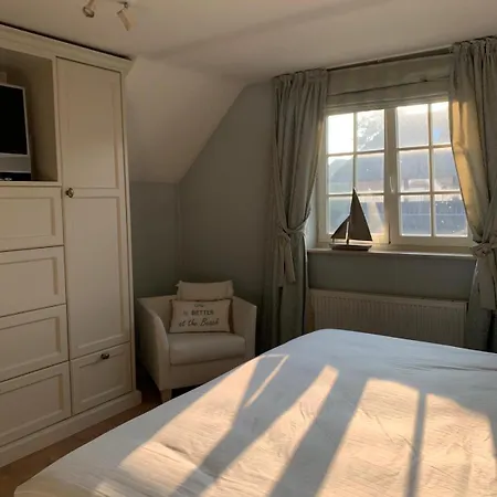 Cozy Family House With Garden In Knokke-zoute *