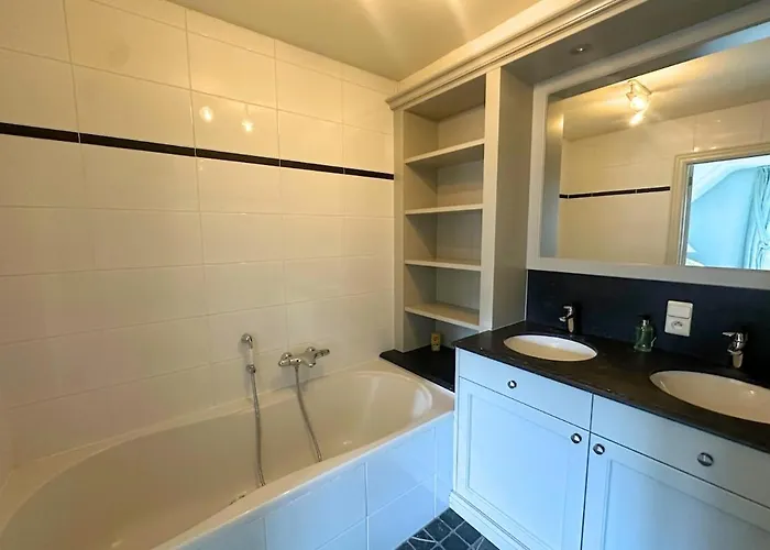 Cozy Family House With Garden In Knokke-zoute *